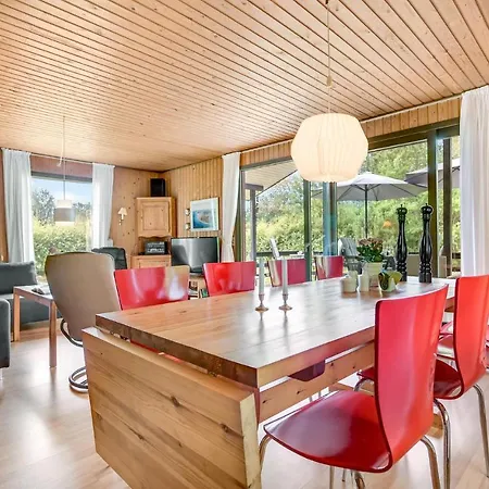 3 Bedroom Amazing In Ferienhaus *